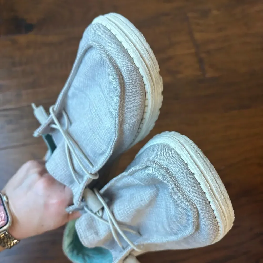 Hey Dude Women’s Wendy Sox Boat Shoes Sz 8 Chambray Beige Slip On